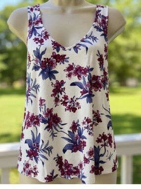 American eagle Relaxed red white and Blue floral Tank Top
